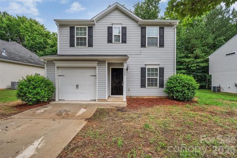 8500 Four Sisters Lane pending home in Reedy Creek Plantation, Charlotte, NC