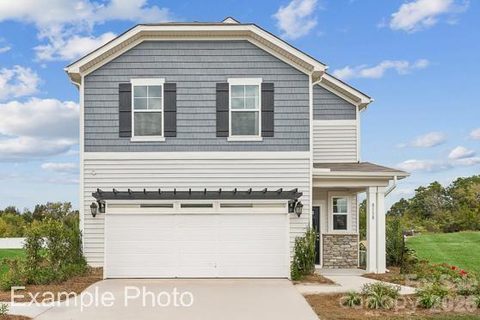 826 Olde England Drive active home in Carpenter Farms, Lincolnton, NC