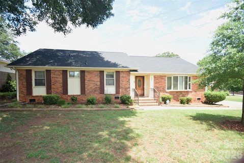 531 Seneca Place active home in Madison Park, Charlotte, NC