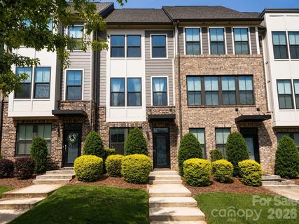 658 Uwharrie River Road active townhome in Wendover Green, Charlotte, NC