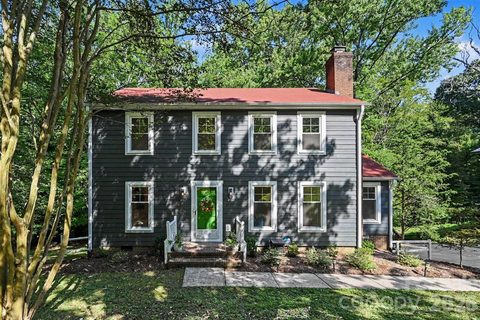 7505 Hawkstand Lane active home in Huntingtowne Farms, Charlotte, NC