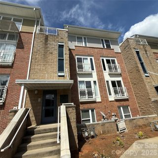 3955 Picasso Court active condo in The Arts District, Charlotte, NC
