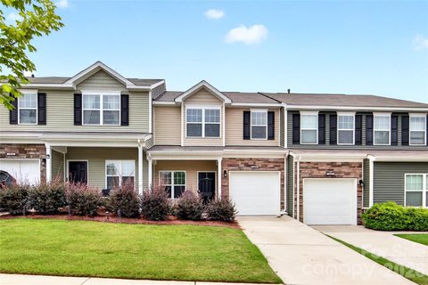 14406 Targert Lane active townhome in Wrights Crossing, Charlotte, NC