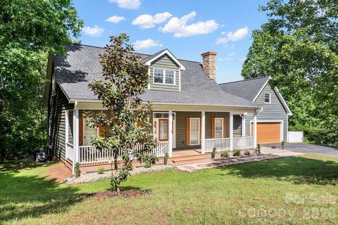 46 Indian Summer Lane active home in Lake Adger, Mill Spring, NC
