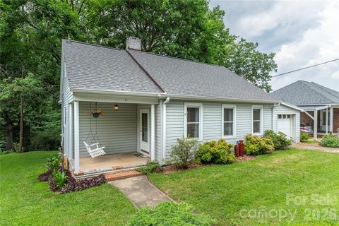 Homes in Enka Park, Candler