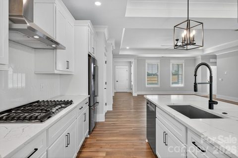 1652 Dresden Drive pending home in Stoneridge Hills, Rock Hill, SC