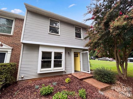 1500 Waybridge Lane active townhome in Sharon South II, Charlotte, NC