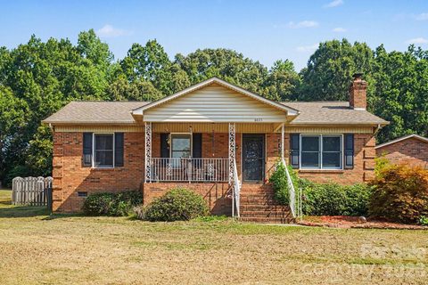 6021 Greyfield Drive pending home in Greyfield, Monroe, NC