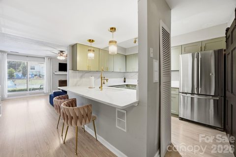 11002 Carmel Crossing Road active townhome in Carmel Crossing, Charlotte, NC