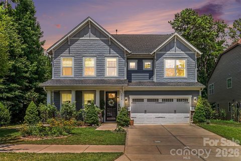 9014 Manor Oak Court active home in Manor At Oakhaven, Charlotte, NC