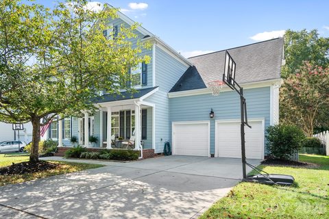 8606 Camberly Road pending home in Birkdale Village, Huntersville, NC