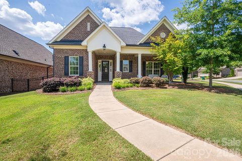 5247 Courtyard Lane pending home in The Courtyards At Cramerton, Belmont, NC