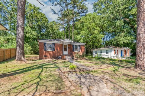 622 Colorado Avenue pending home in Graham Heights, Charlotte, NC