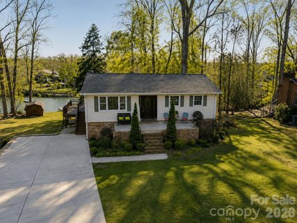 Norman Shores, Mooresville