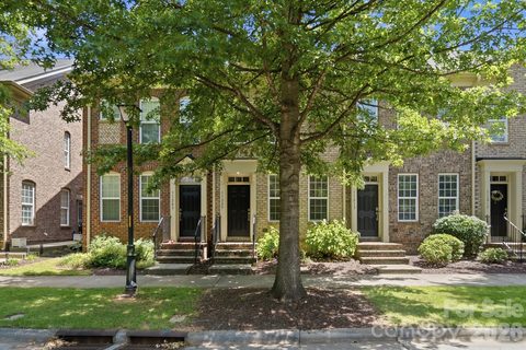 11209 Cedar Walk Lane pending home in Cedar Walk, Charlotte, NC