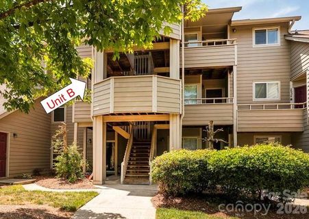 2536 Stradbrook Drive active home in Creswick, Charlotte, NC
