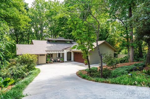 Homes in Lakeland Park, Hickory