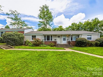 43 Trowbridge Lane sold condo in Sapphire Manor, Brevard, NC