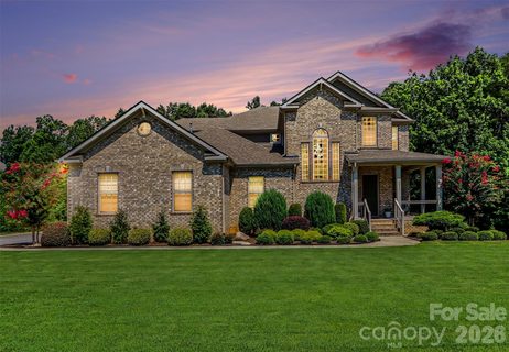 122 Campanile Drive pending home in Bells Crossing, Mooresville, NC