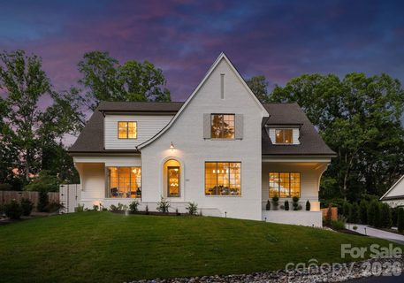 444 Hunter Lane pending home in Sherwood Forest, Charlotte, NC