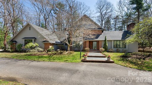 12 Stuyvesant Crescent active home in Biltmore Forest, Asheville, NC