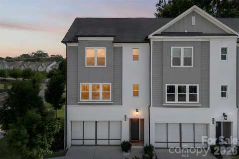 543 Greystone Road active home in Sedgefield, Charlotte, NC