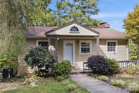146 Duck Cove Road active home in Lake Wylie, Belmont, NC