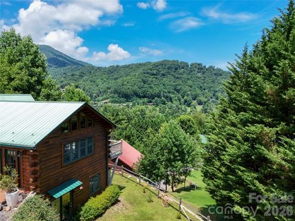 16 Hiawatha Drive active home in Appalachian Village, Maggie Valley, NC