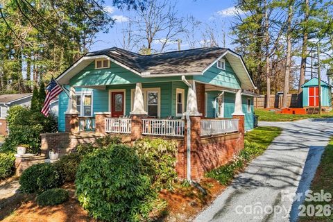 1207 Willow Road pending home in Forest Hills, Hendersonville, NC
