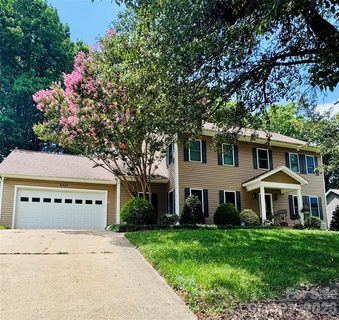 Homes in Windsor Forest, Hickory