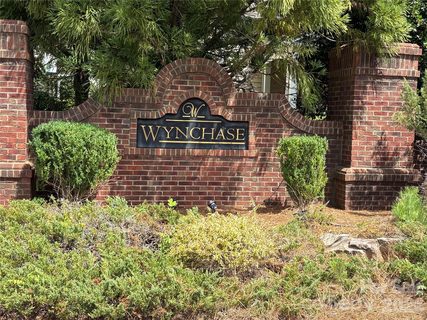 2505 Mullis Lane pending home in Wynchase, Matthews, NC