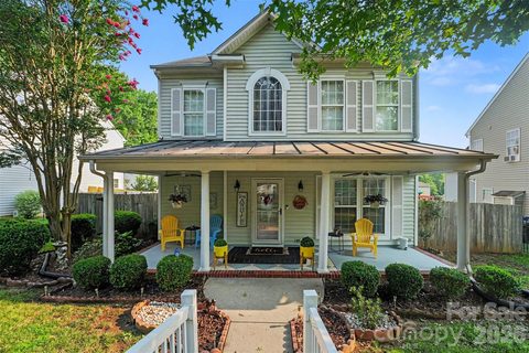 6715 Tanners Creek Drive pending home in Tanners Creek, Huntersville, NC