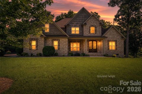 708 Players Ridge Road pending home in Olivers Landing, Hickory, NC