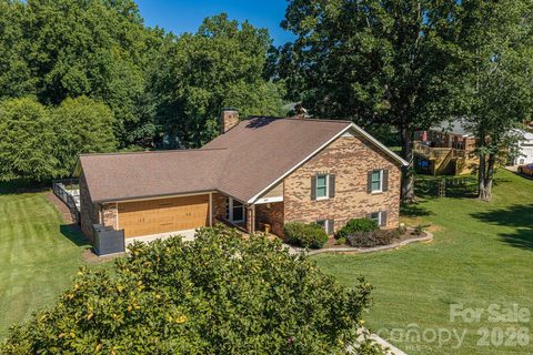 389 Caprice Circle pending home in Woodland Hills, Lincolnton, NC