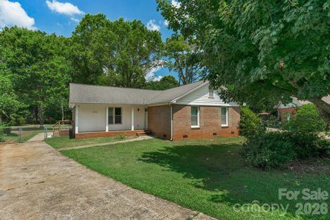 9800 Ordway Court pending home in Sardis Oaks, Charlotte, NC