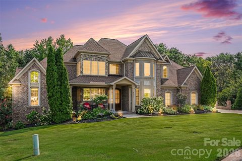 470 Swift Creek Cove pending home in The Retreat At Sunset Ridge, Lake Wylie, SC