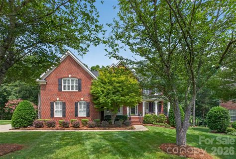 1910 Sycamore Berry Court pending home in Olde Sycamore, Mint Hill, NC