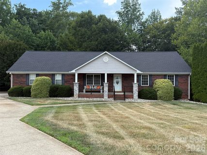 2013 Silvertip Court active home in Timberlake, Belmont, NC