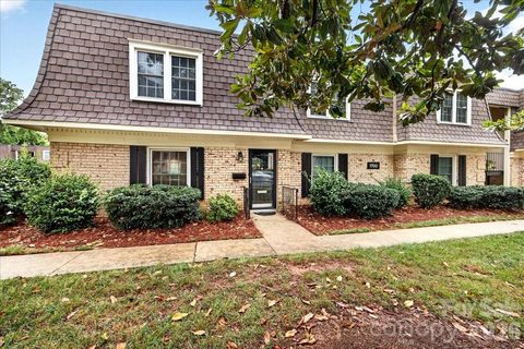 1700 Roxborough Road active home in Trianon, Charlotte, NC