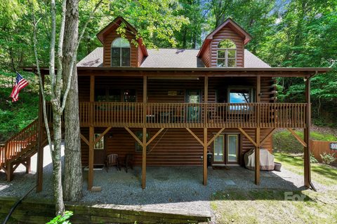 394 Hickory Drive active home in Smoky Mountain Retreat At Ridgewood Estates, Waynesville, NC