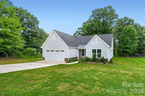 2358 Fay Jones Road active home in Wingate Hills, Denver, NC