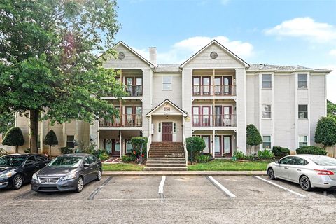6165 Meadow Rose Lane active condo in Rosecroft, Charlotte, NC