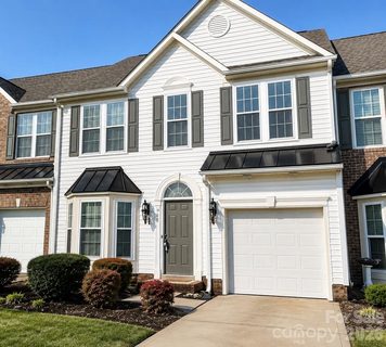 320 Shingleoak Drive pending home in Autumn Cove At Lake Wylie, Clover, SC