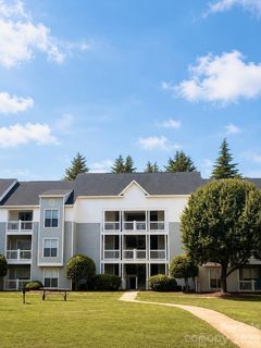Homes in Hamiltons Bay, Clover