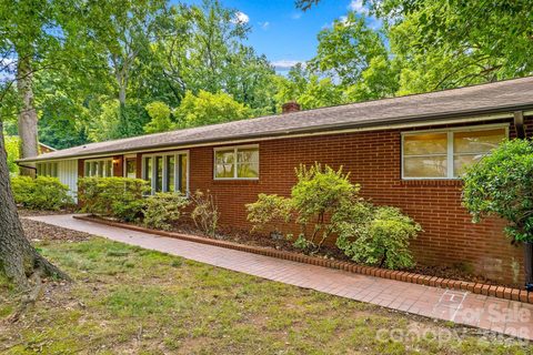1221 Forestdale Drive sold home in Meadowbrook, Salisbury, NC