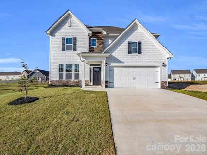 23 Silverthorne Court pending home in Cantrell Hills, Hendersonville, NC