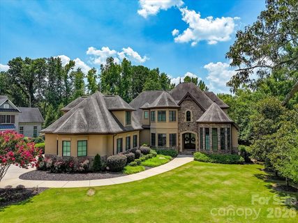8119 Skyecroft Commons Drive active home in Skyecroft, Waxhaw, NC