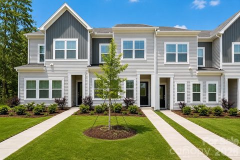 4750 Lakeview Road pending home in Lakeview Village, Charlotte, NC