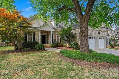 1109 Moray Court pending home in Southern Oaks, Charlotte, NC