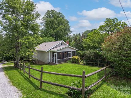73 Fair Oaks Road pending home in Oak Park, Arden, NC